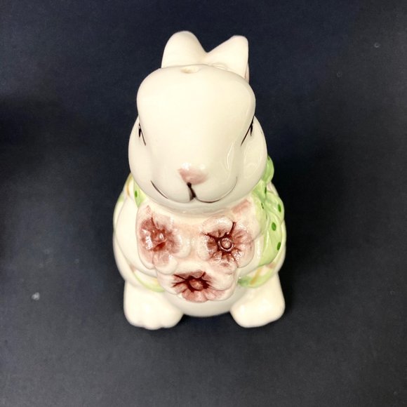 VTG Hand Painted Ceramic Bunny Salt & Pepper Shaker Set, 80's Cottage Core Retd - Picture 11 of 17